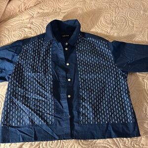 Woman’s long sleeve cotton shirt navy with front design